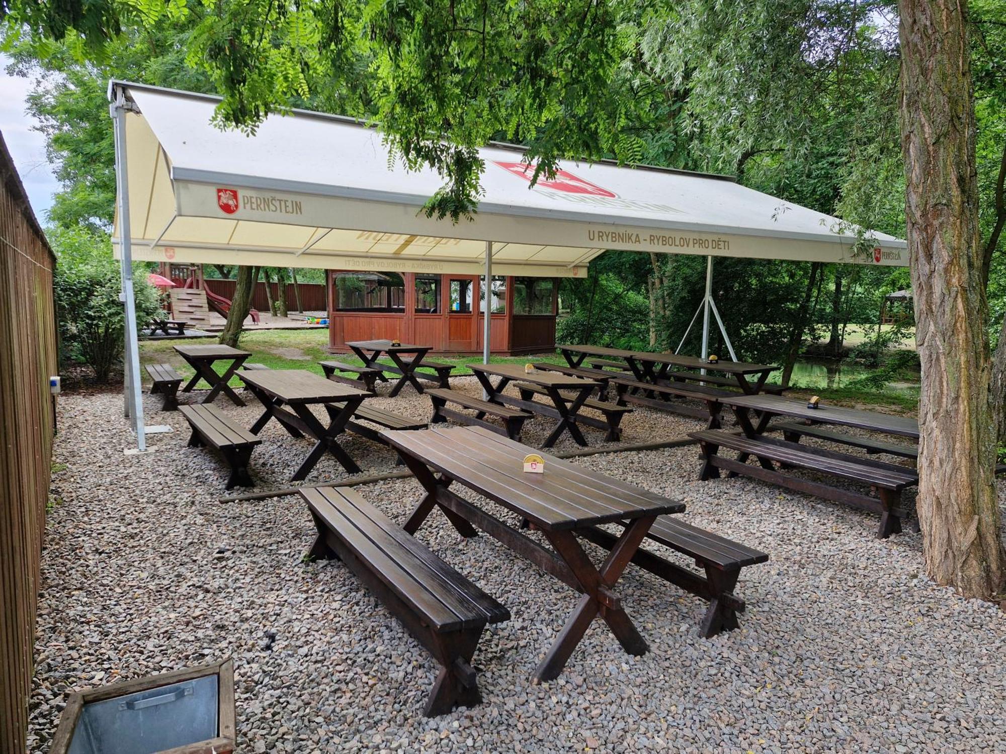 Penzion - Rybolov Pro Deti A Dospele Lázně Bohdaneč Exterior foto